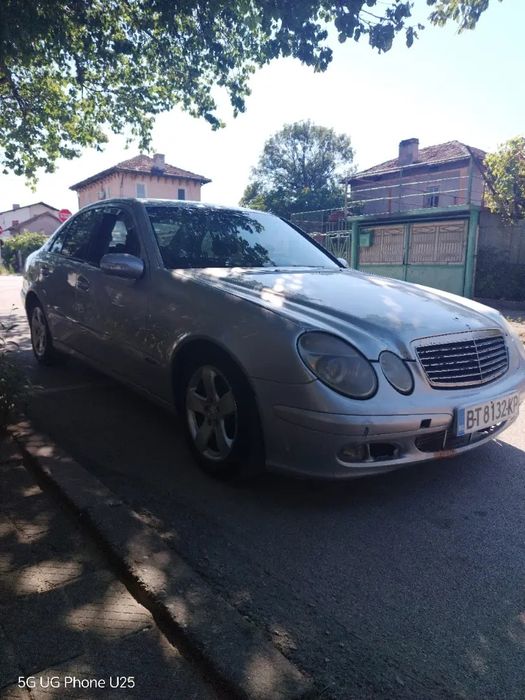 Mercedes E270 2004 Г.