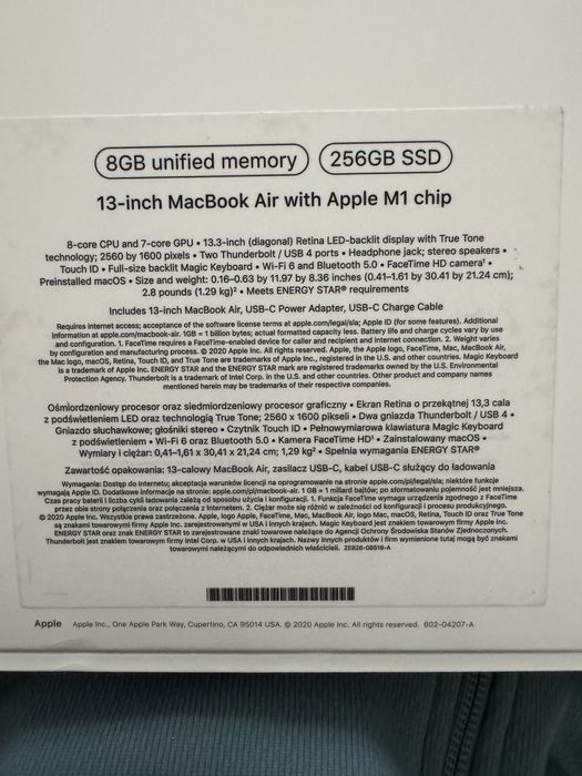 Macbook Air M1 chip 13-inch-256GB SSD 8GB unified memory