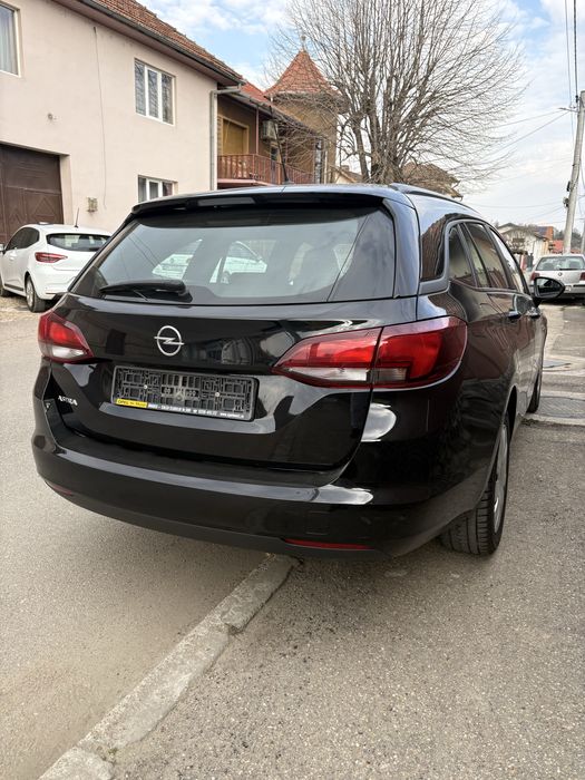 Opel Astra 2020 km 63 de mii TVA inclus deductibil