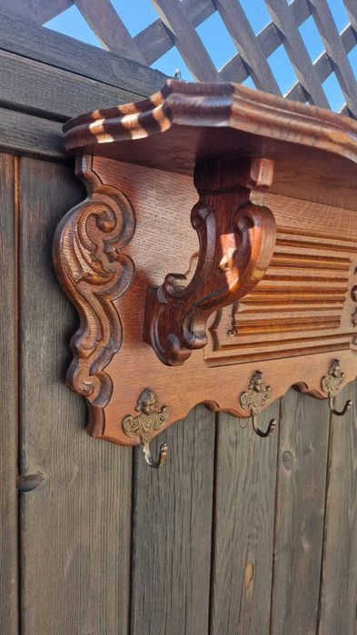 Cuier de perete din lemn