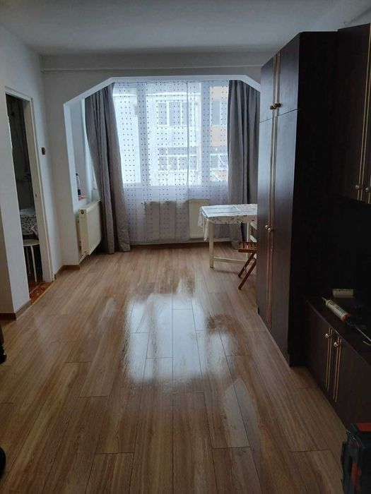 Garsoniera de închiriat
