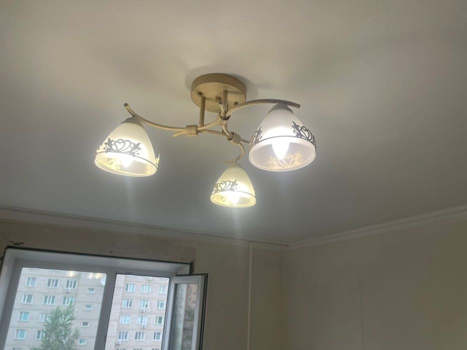 Продам люстры в хорошем состоянии