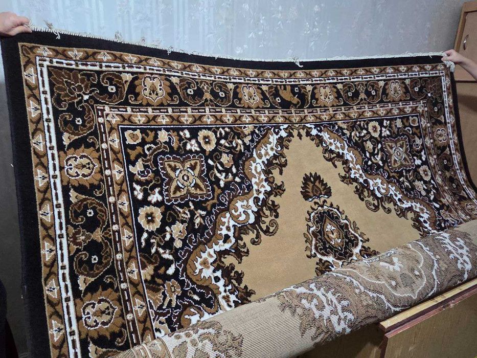 Продаётся б/у ковёр