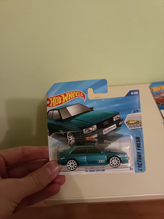 lot mașini hotwels 2025