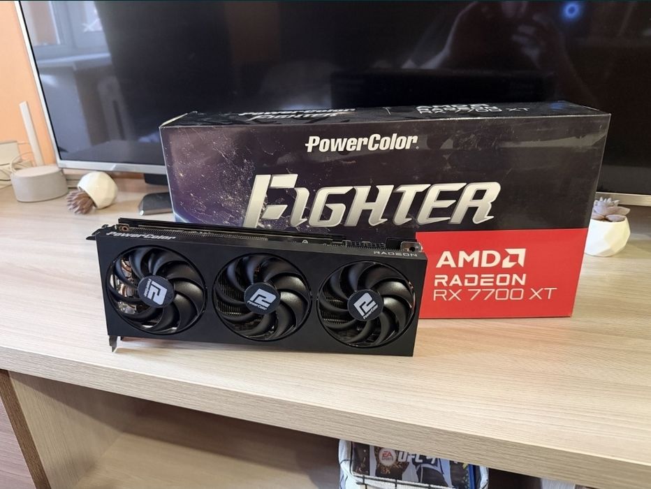 Продам видеокарту RX 7700 XT