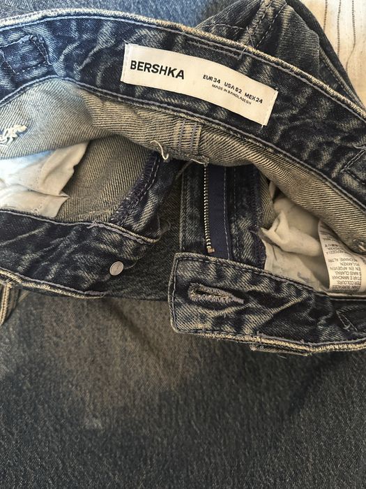 Джинсы bershka для девушки