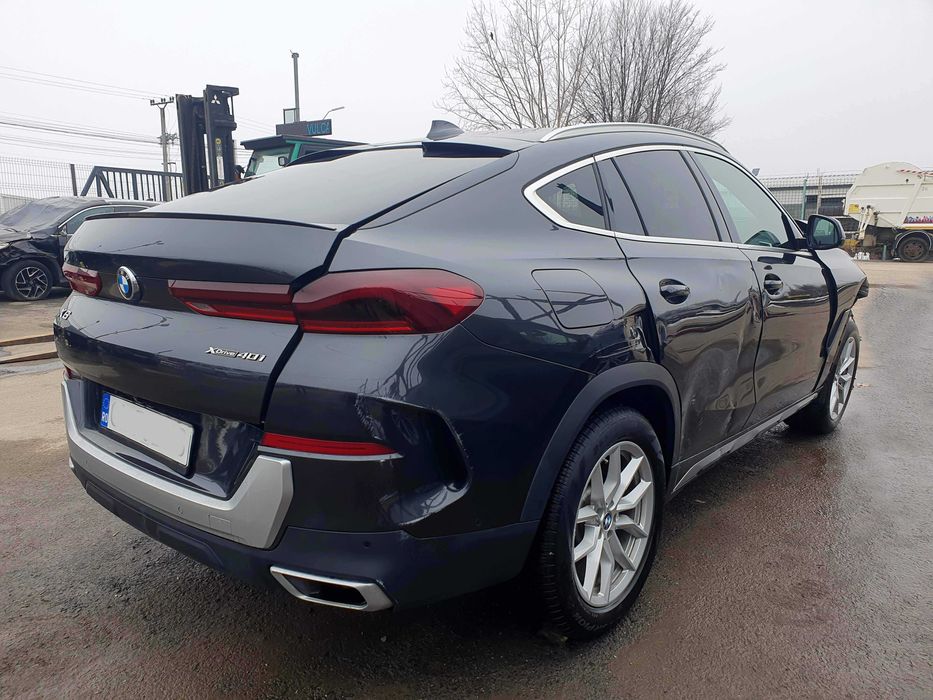 BMW X6. 4.0i, XDrive, Hibryd, fabricatie 2022 inmatriculat RO avariat