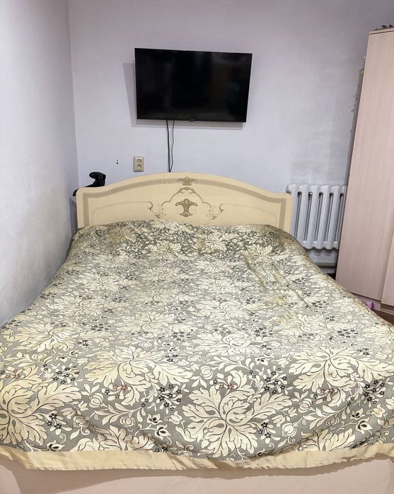 Продам спальный гарнитур