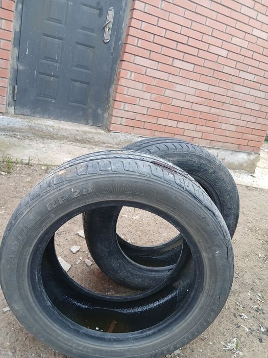 Продам шины 2 шт .