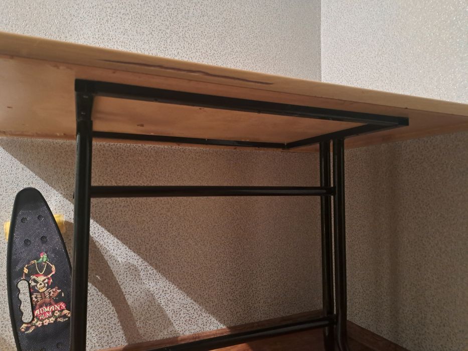 Продам Стол надёжный