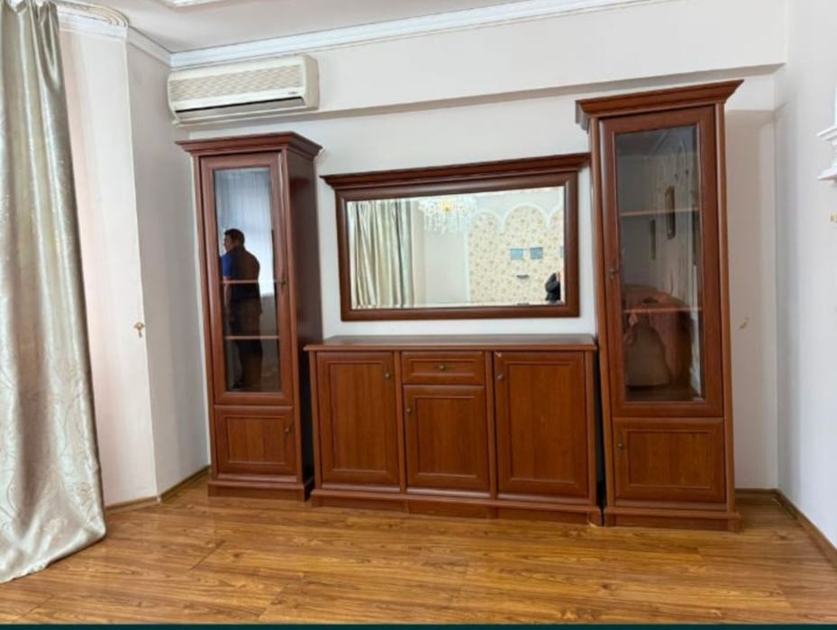 Продам шикарный гостиный гарнитур.