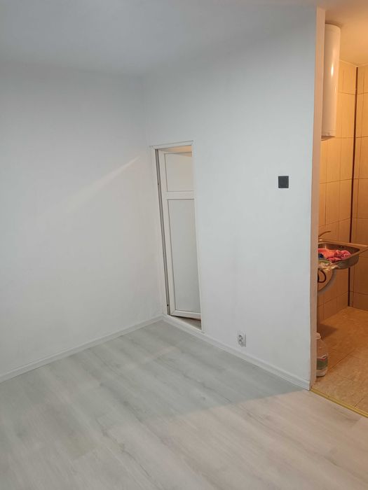 Garsoniera confort 3 Rahova Etaj 2 renovata(parchet nou,zugravita,boiler apa calda,retea gaze pana la vecin)