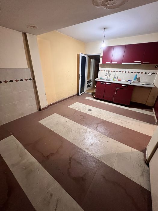 Търговско помещение, кв. Кр. село