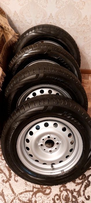 Продам шины с дисками R14