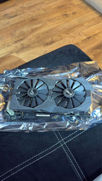 Vând Placă Video Nvidia Asus GTX 1050 Ti.