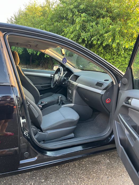 Masina Opel Astra H