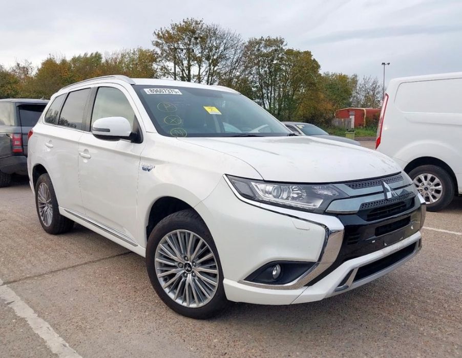 Aripa Dreapta Fata Mitsubishi Outlander 3 Facelift 2016-2021 / 2017 2018 2019