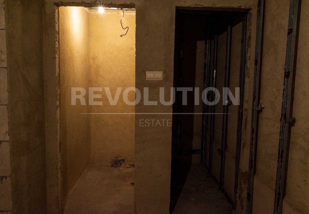 Продава се Офис в Варна, Гръцка махала - 213 кв.м за 1403 €/кв.м - Снимка #9