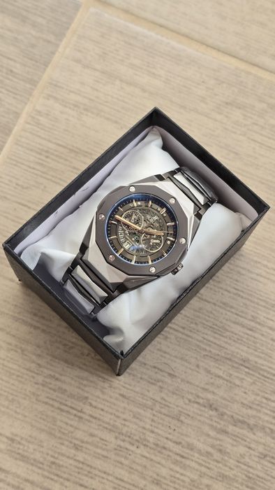 Луксозни нови часовници Rolex, Hublot, Patek Philippe, Audemars Piguet