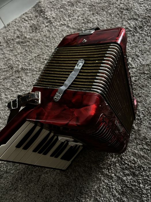 Vand acordeon hohner student vM 48 basi