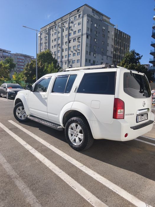 Nissan pathfinder