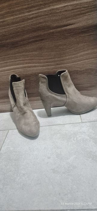 Botine purtate de 2 ori
