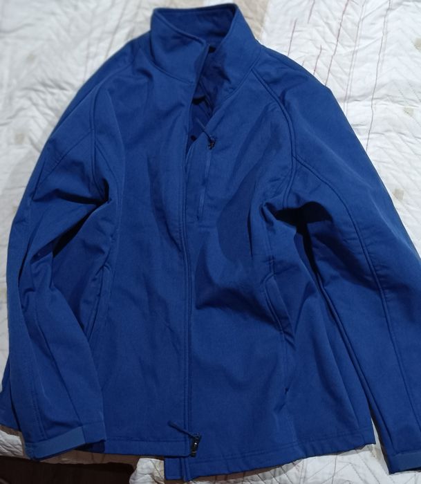 Продавам ватиран суитшърт