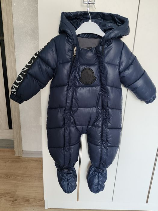 Продам комбинезон MONCLER