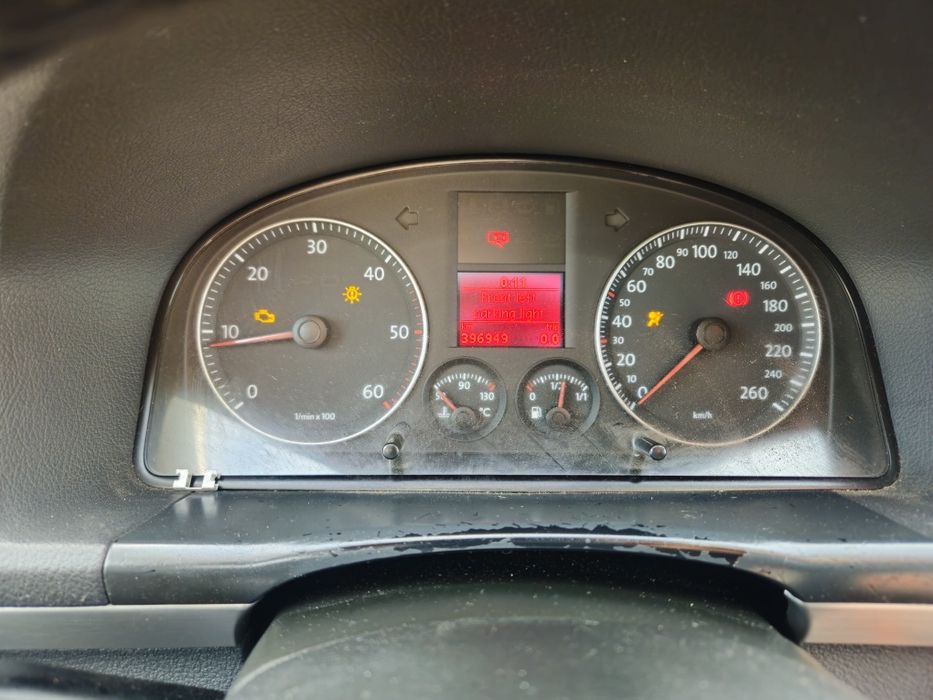 Фолксваген Туаран 2.0 136к.с на части VW Touran 2.0tdi 136 na chasti