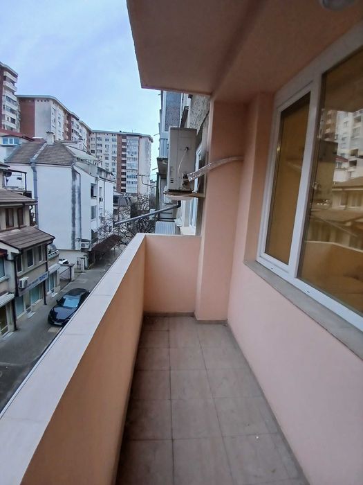 Дава се под наем Четиристаен апартамент в Стара Загора, Център - 90 кв.м за 357 € - Снимка #15