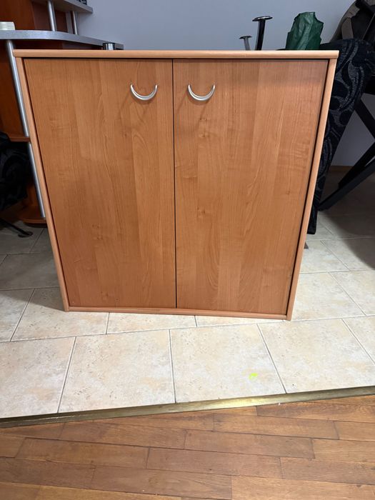 Два дивана, един фотьойл плюс настолен шкаф