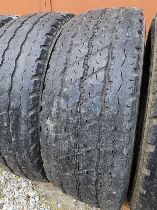 4 бр. гуми за бус 215/70/15C Bridgestone 5 mm DOT 1514