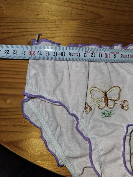 Подарявам детски дрешки