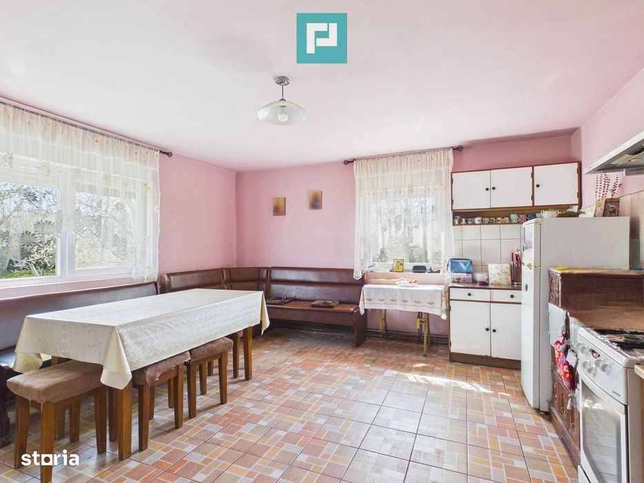 Casă solidă cu 5 camere in localitatea Almaș, Arad