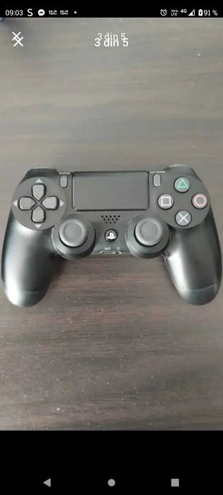 PS4 SLIM , 2 manete și trei jocuri