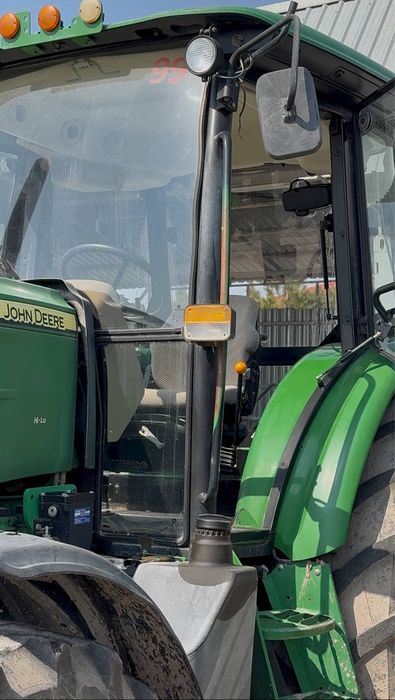 Traktor John Deere  6110 В sotiladi