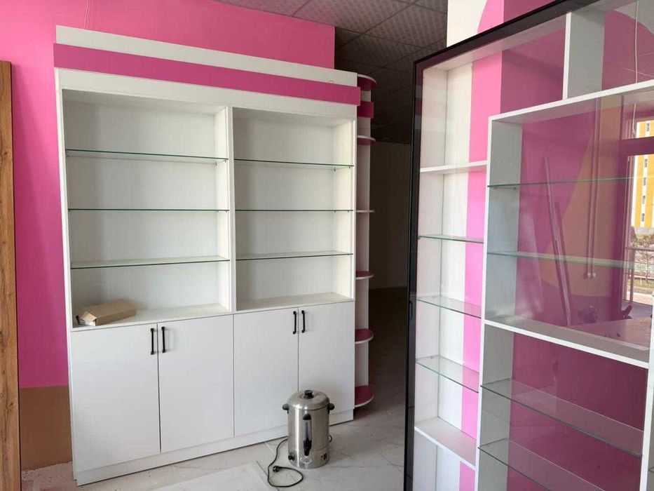 Шкафтар мен сөрелер