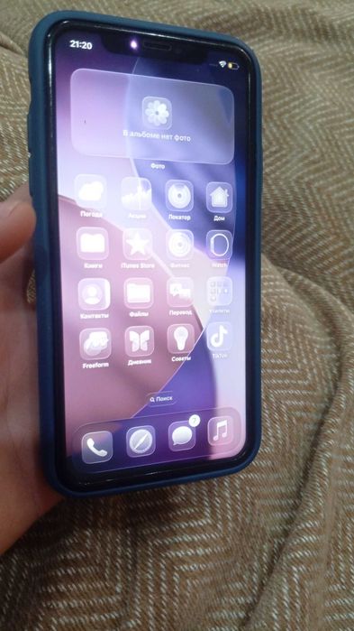 Продам айфон 11 с гарантией 1 год