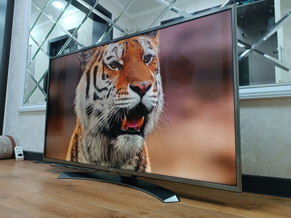 Телевизор LG 49" Смарт 4k UHD.