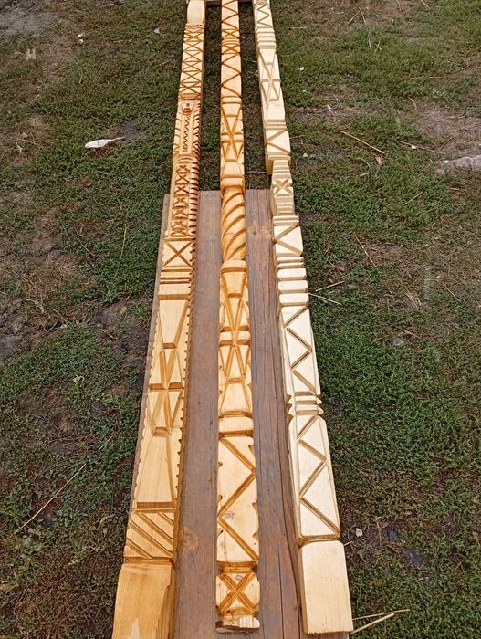 Grinzi sculptate pentru foișoare și terase