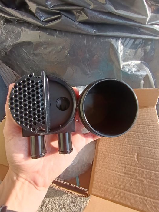 Oil catch can ( iesiri pentru furtune de 19mm)