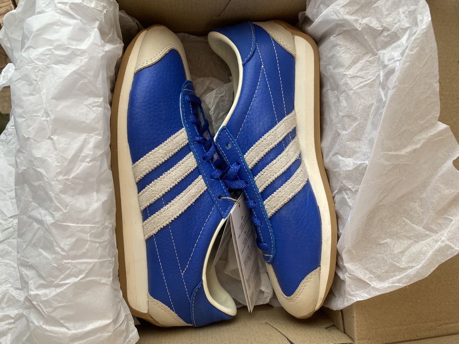 Маратонки Adidas.Чисто нови