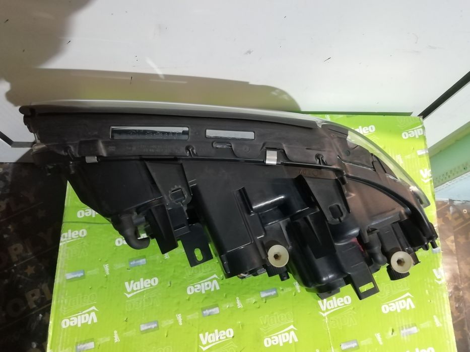 Фар Фарове за БМВ 7 Е65 / BMW 7 E65 Bi-Xenon.