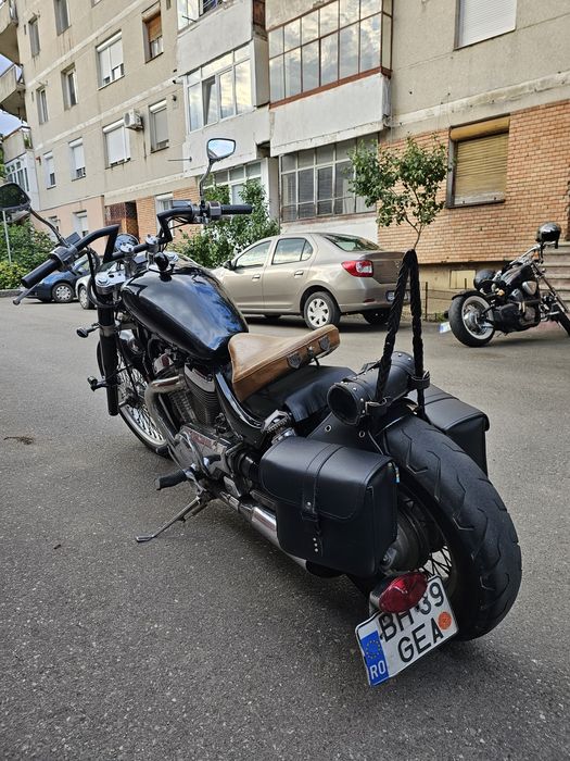 Suzuki intruder VS750