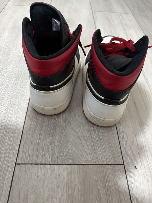 Nike jordan 1 mid