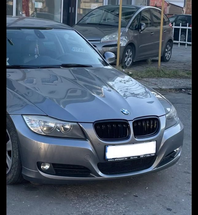 Grile / Nari Duble BMW E90 E91 FL Seria 3 Negru Lucios

BMW E90