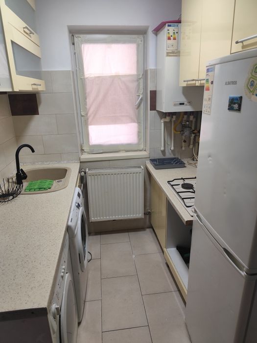 Vând apartament 2 camere parter