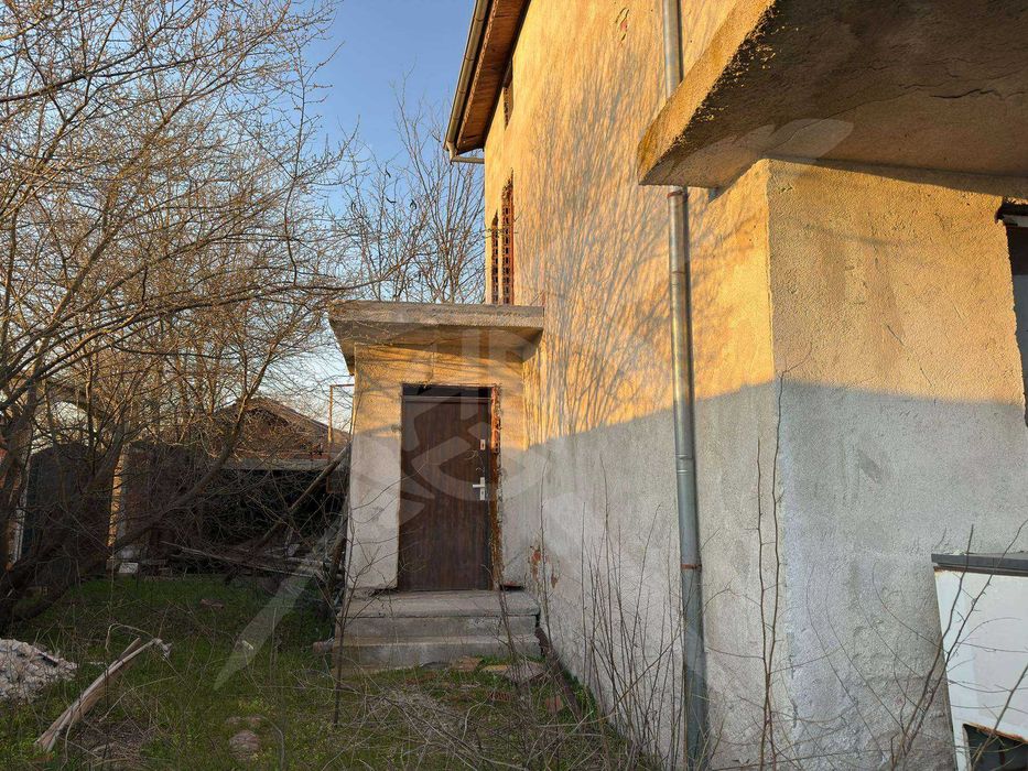 Двуетажна къща в с. Плодовитово 100943