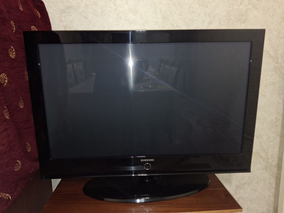Телевизор Samsung 42 дюйма Plasma, отличное состояние