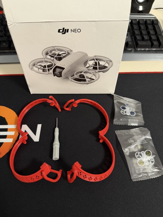 Drona DJI NEO ca noua + 2 protectii drona
